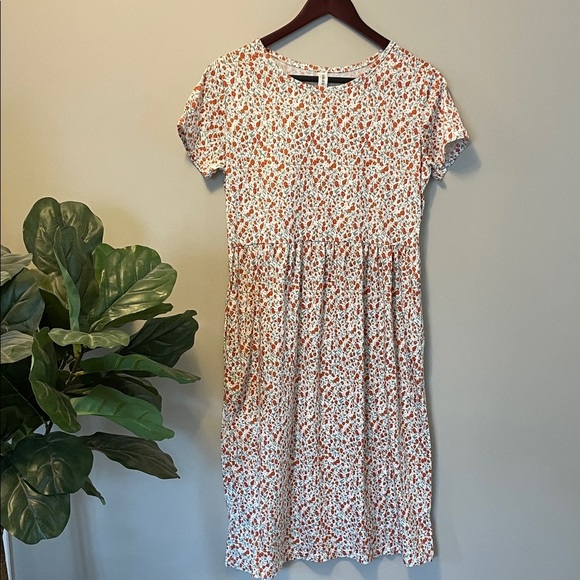 Women’s Ditsy Floral Dress - Picture 1 of 5